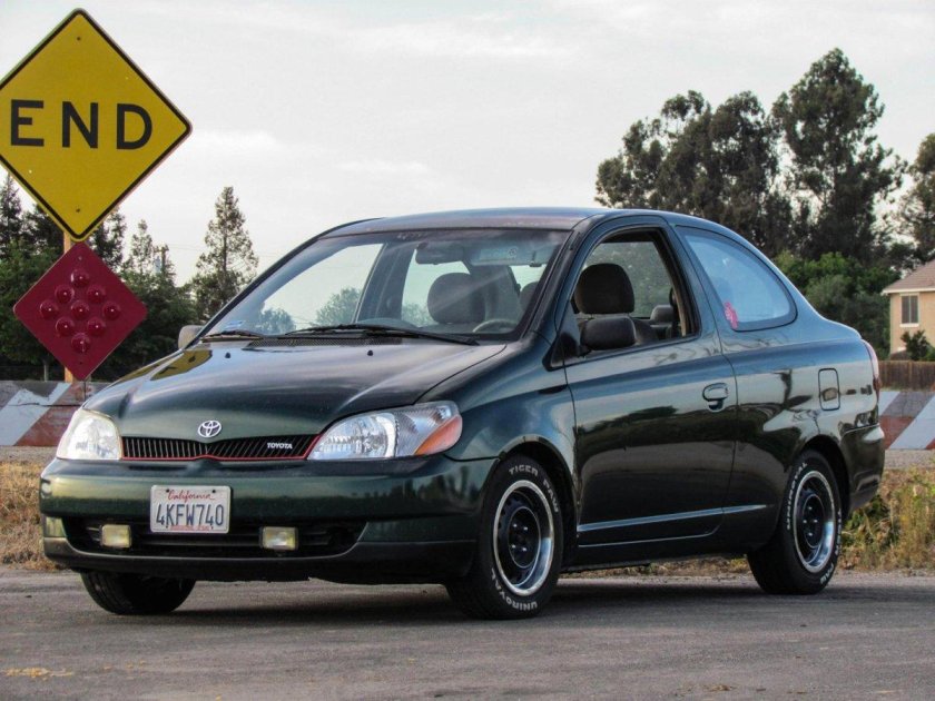Toyota Echo 2000