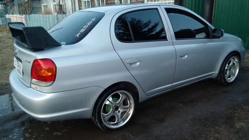Toyota Platz r15