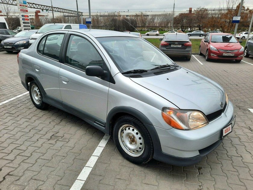 Toyota Echo 1999