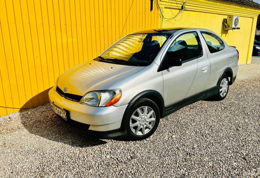 Тойота Эхо 2002