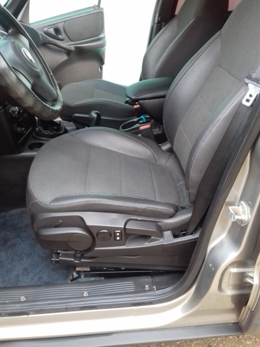 Нива Шевроле 2016 передние сиденья