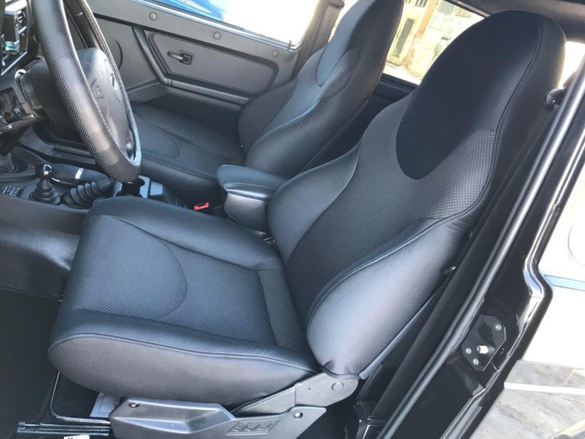 Сиденья от БМВ 3 на ВАЗ 21214 Нива