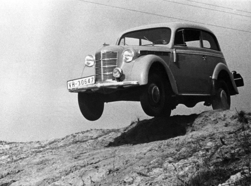 Москвич 400 и Опель кадет