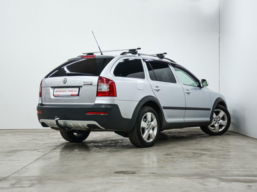 Шкода Октавия Скаут 2010 багажник