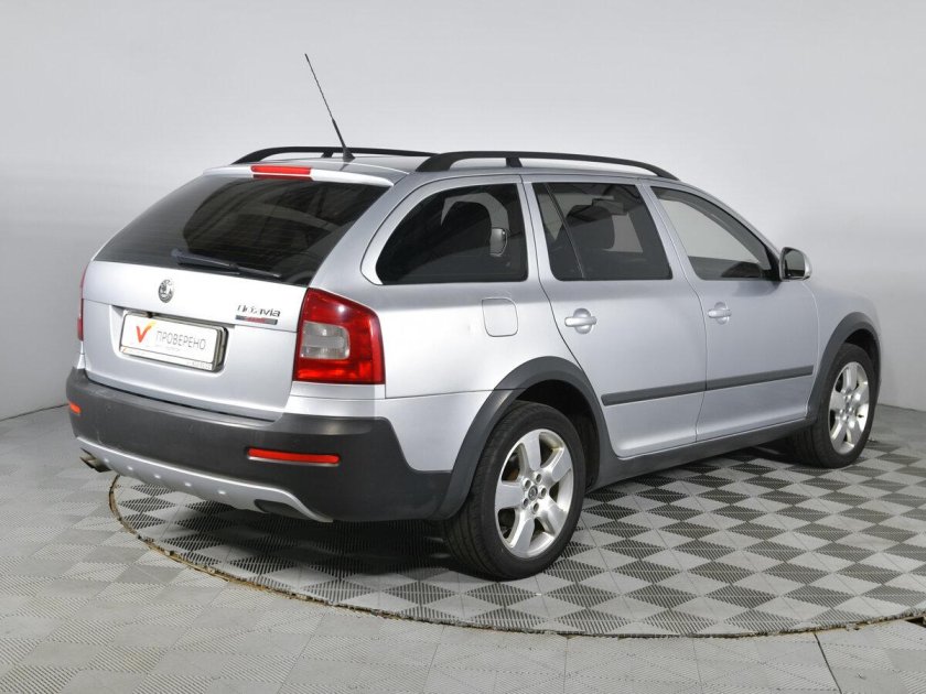 Шкода Октавия универсал 2010