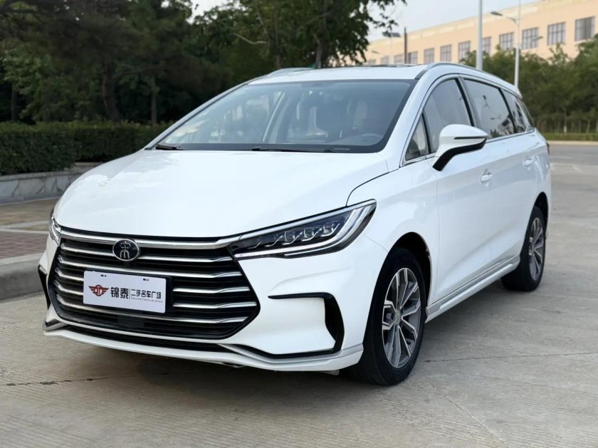 Автомобиль byd