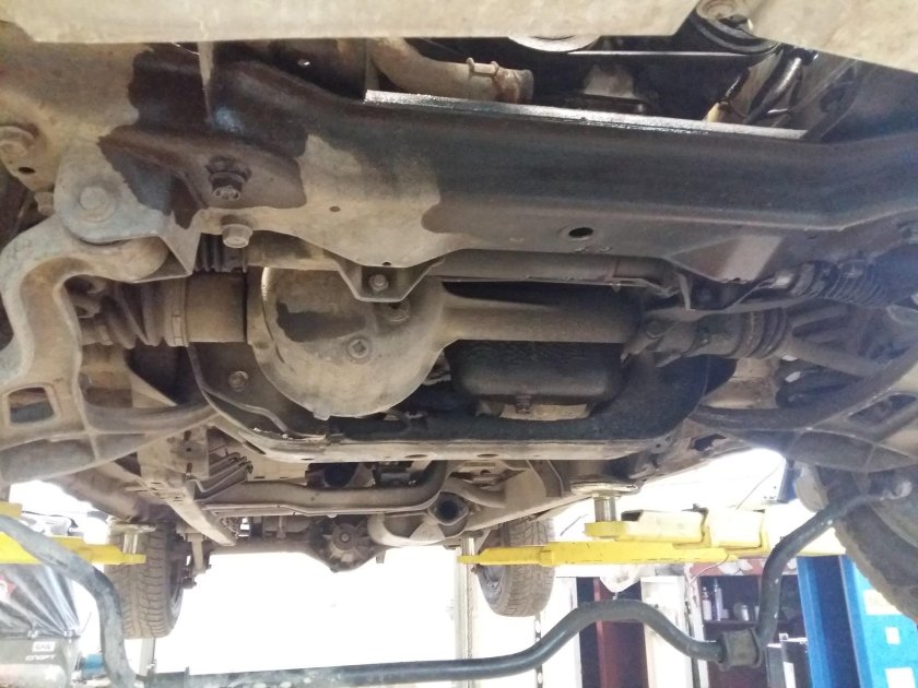 Сузуки Гранд Витара 2007 снизу