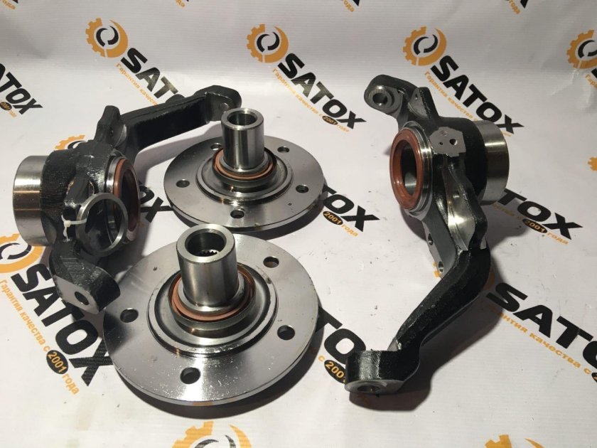 Поворотный кулак Нива 21213