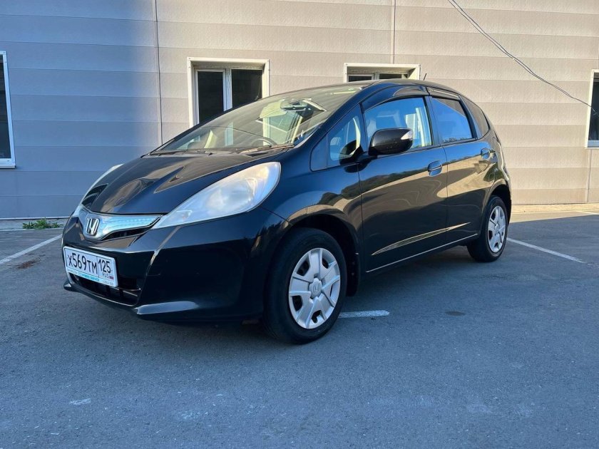 Honda Fit Hybrid 2012