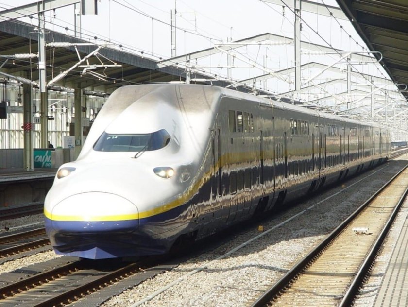 Shinkansen е4