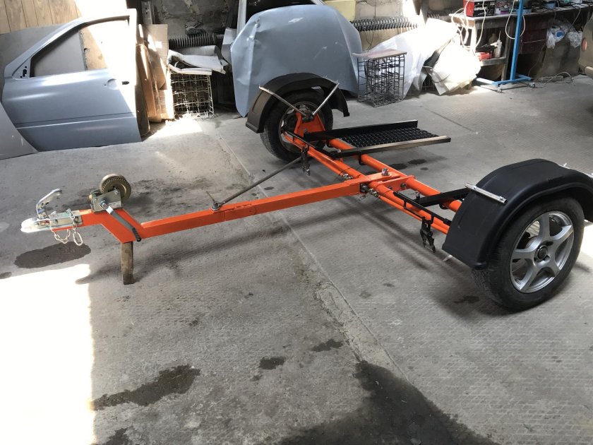 Подкатной прицеп для буксировки авто