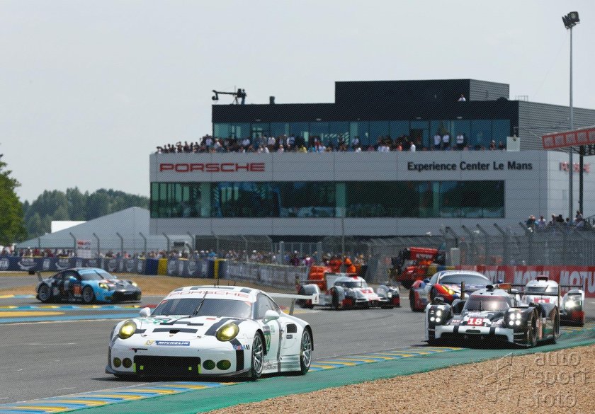 Porsche 911 24 hours le mans