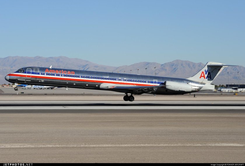 Mcdonnell douglas md-83