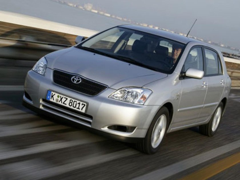 Toyota Corolla 120 хэтчбек