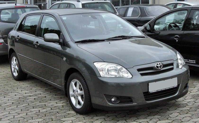 Toyota Corolla e120 хэтчбек