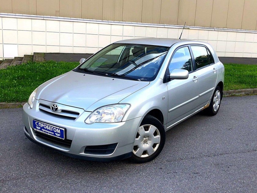 Тойота Королла 2006 хэтчбек 1.6