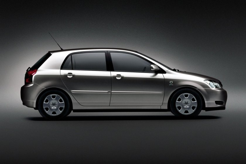 Toyota Corolla e120 хэтчбек