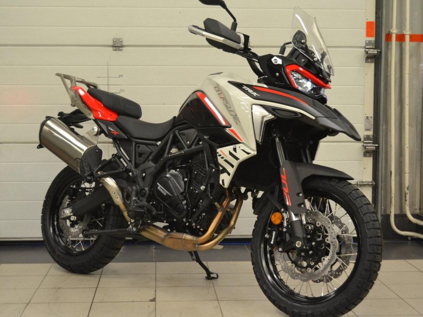 Benelli trk 702 x