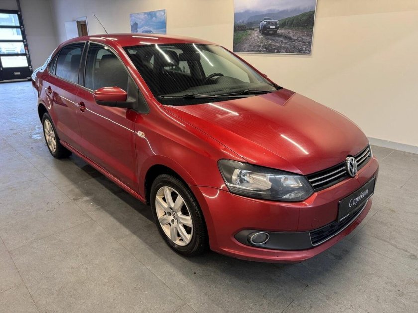 Volkswagen polo 2015 седан