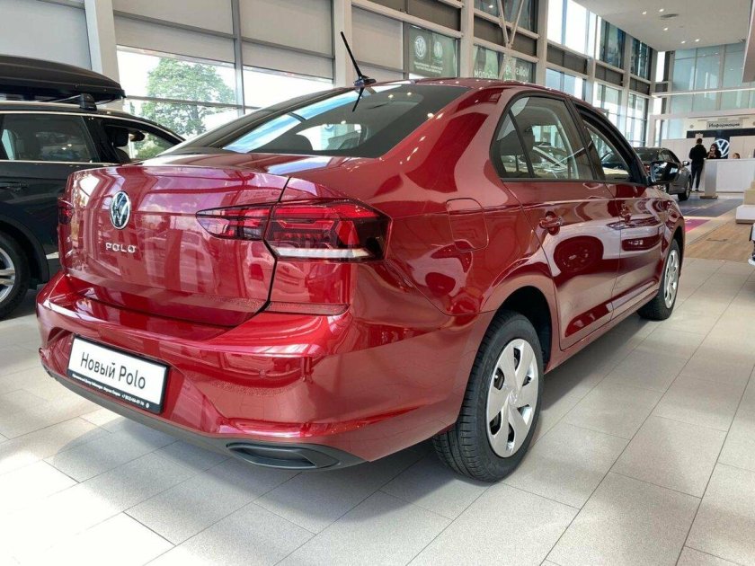 Volkswagen Polo 2021 красный