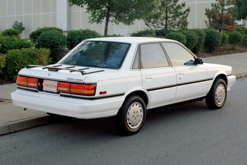 Toyota Camry 1990