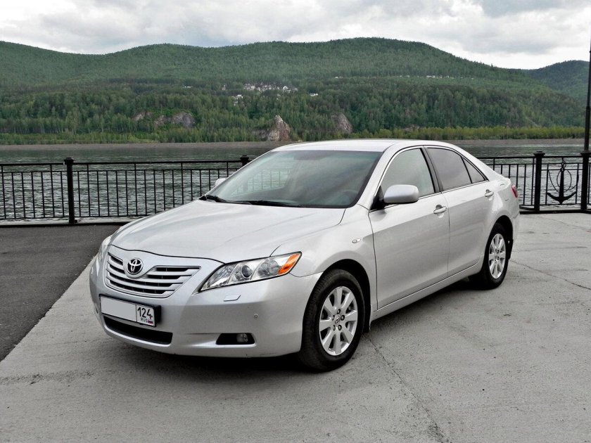 Toyota Camry vi