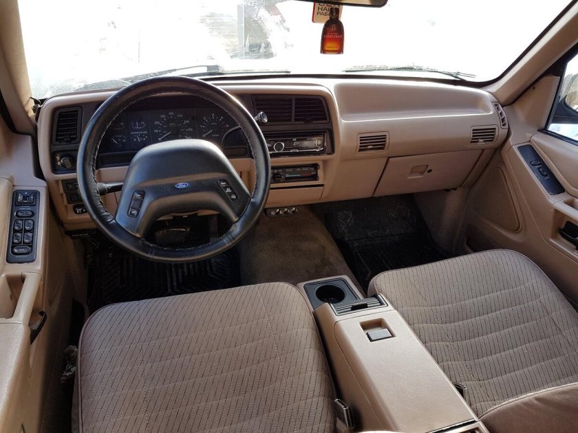 Ford Explorer 1 салон