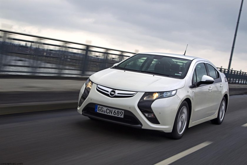 Opel Ampera 2012