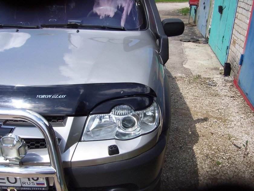 Дефлектор капота Нива Шевроле 2004