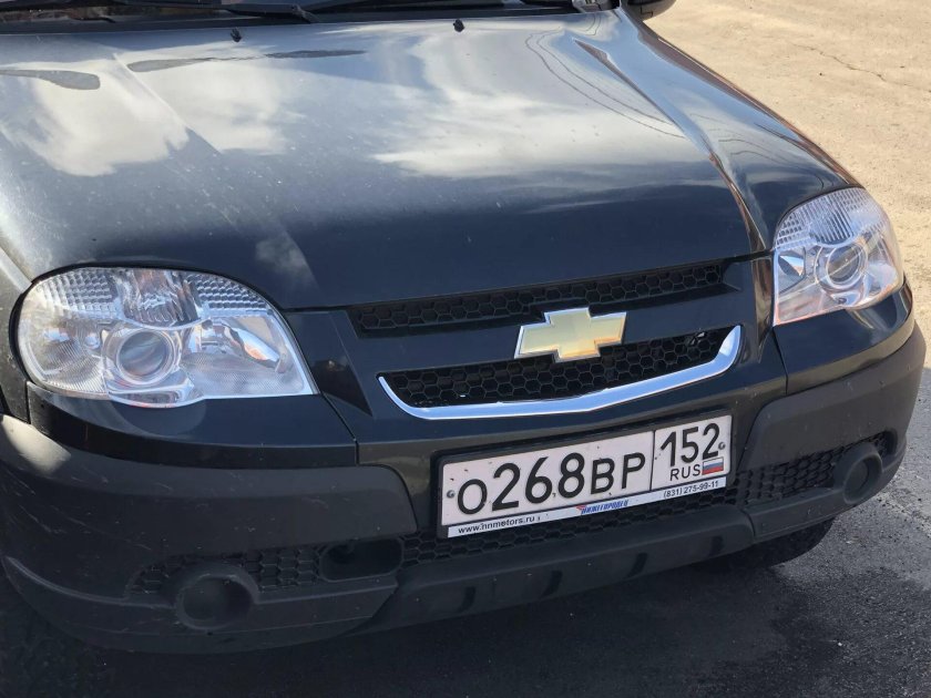 Чёрные фары Нива Шевроле