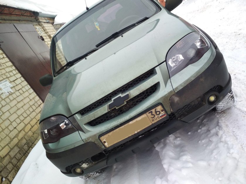 Чёрные фары Нива Шевроле дорестайл