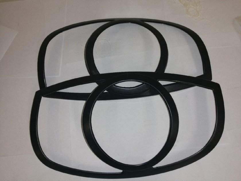 Накладки на задние фонари Шевроле Нива