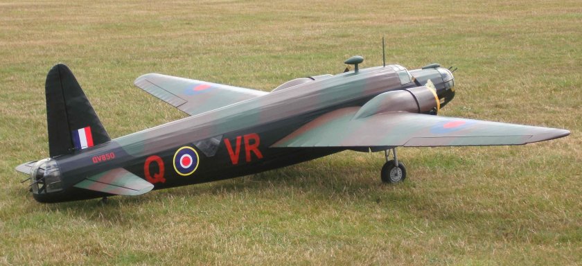 Виккерс Веллингтон бомбардировщик