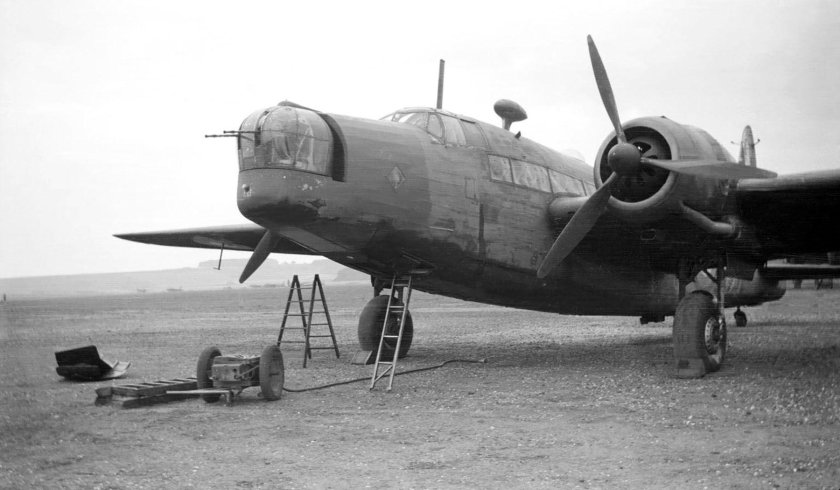 A vickers wellington bomber