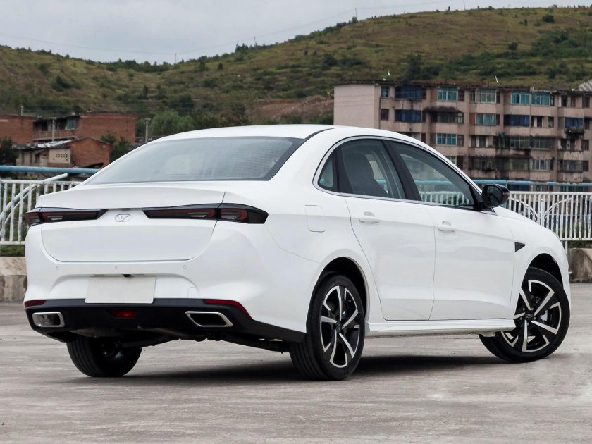 Китайский седан kaiyi e 5