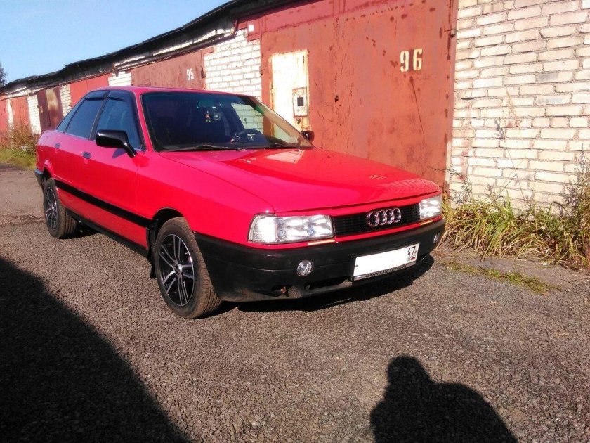 Ауди 80 б3 красная