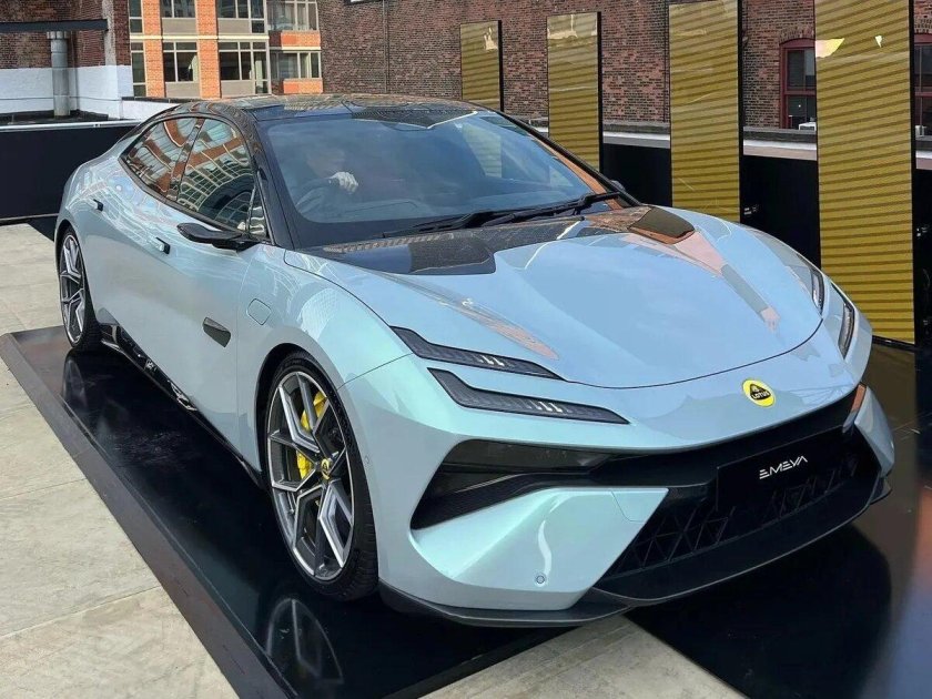 Lamborghini Huracan белый