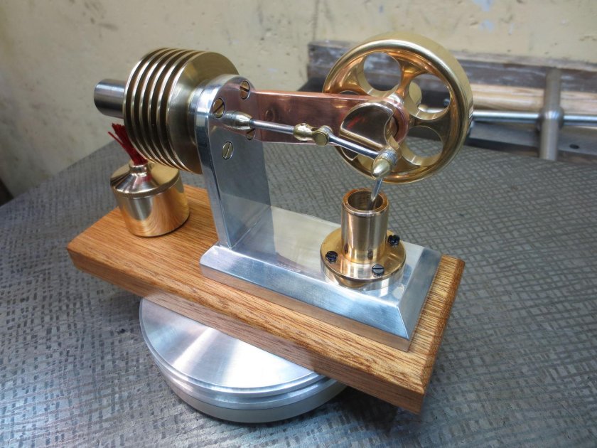 Первый двигатель Стирлинга