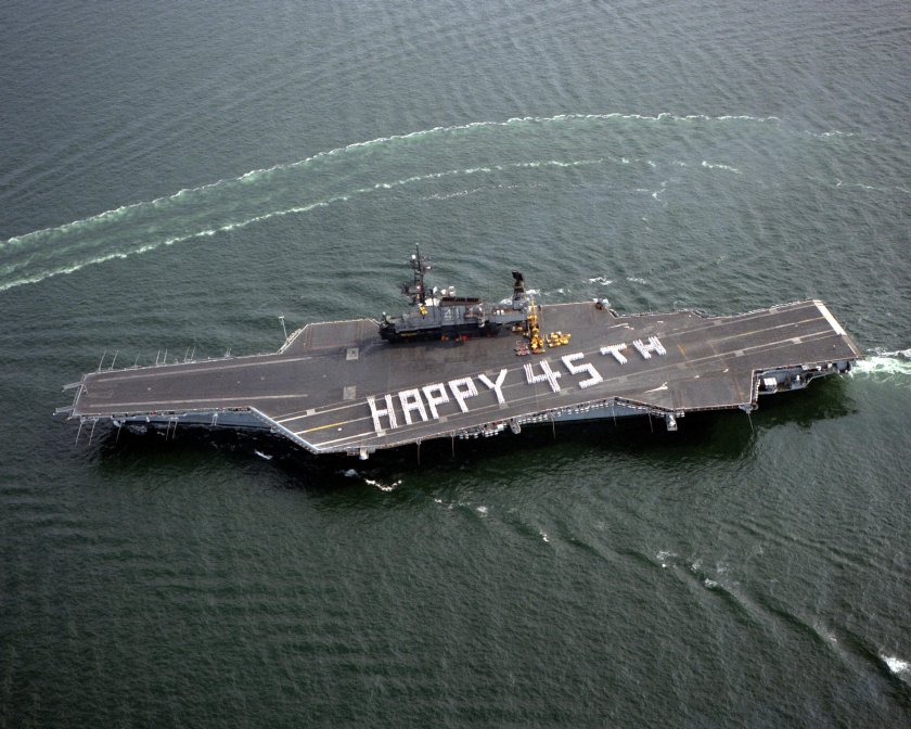 Авианосец Мидуэй CV-41