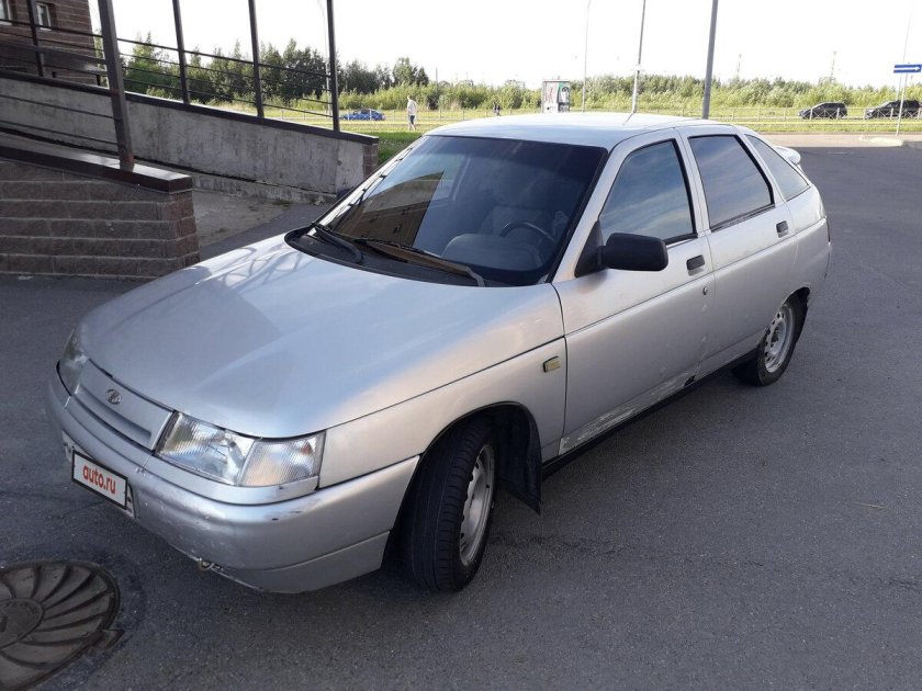 ВАЗ 2112 хэтчбек серебристый