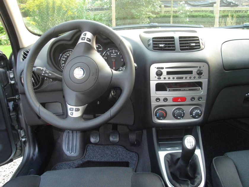 Alfa Romeo 147 салон