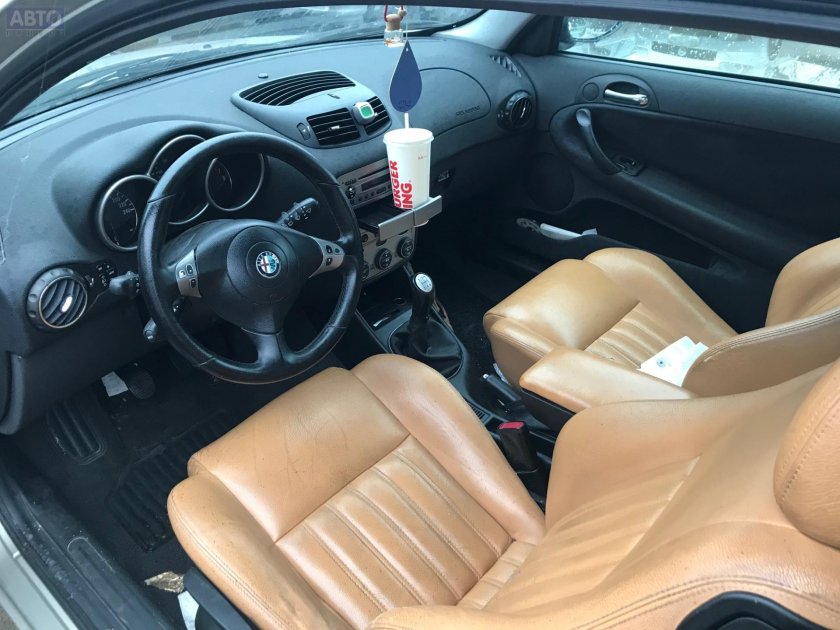 Альфа Ромео Спарк 147 салон