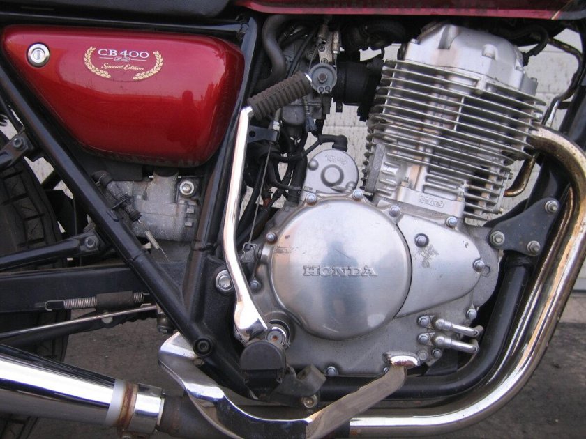 Мотоцикл honda cb 400