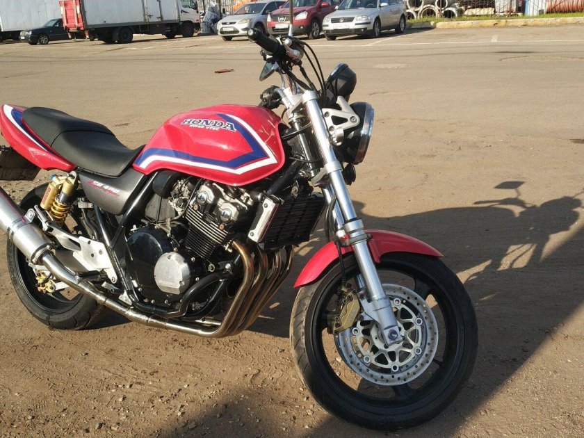 Honda cb400 2000