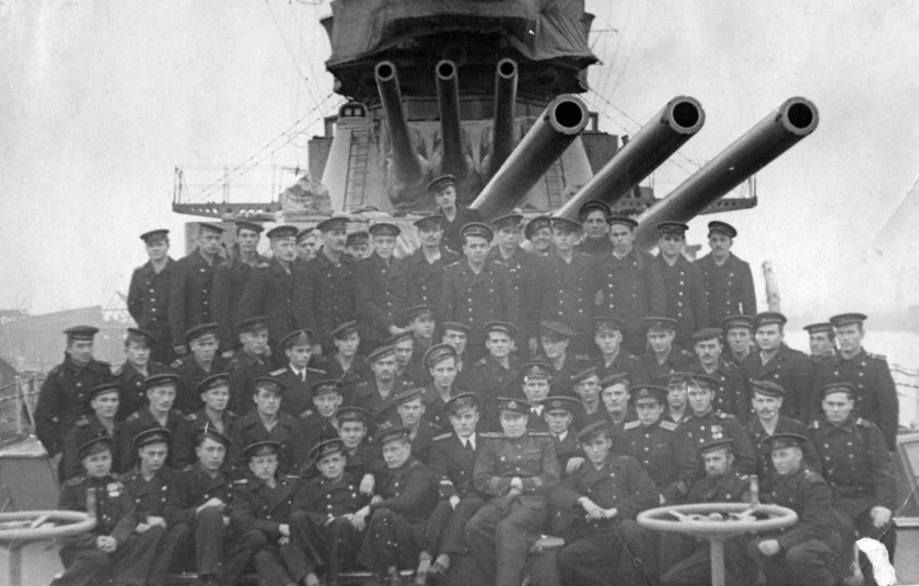 Крейсер Максим Горький