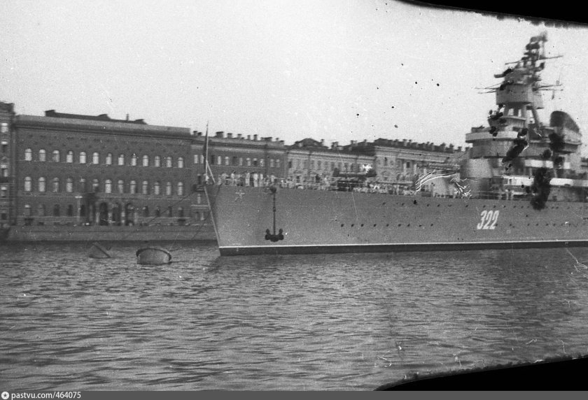 Крейсер Киров 1942 Ленинград