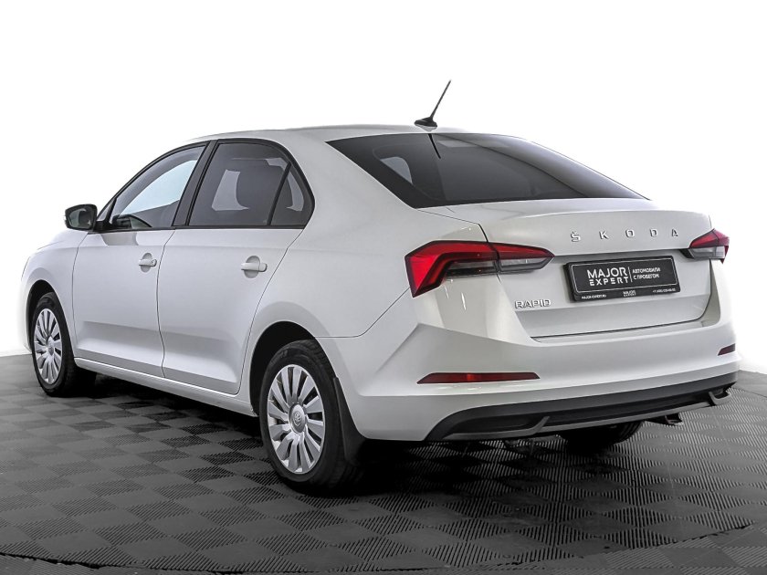 Шкода рапид лифтбек 2022