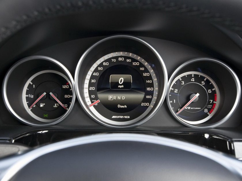 Приборная панель Мерседес w212