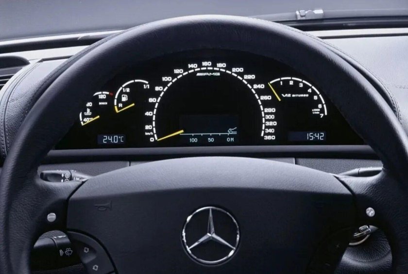 Щиток приборов Мерседес 220