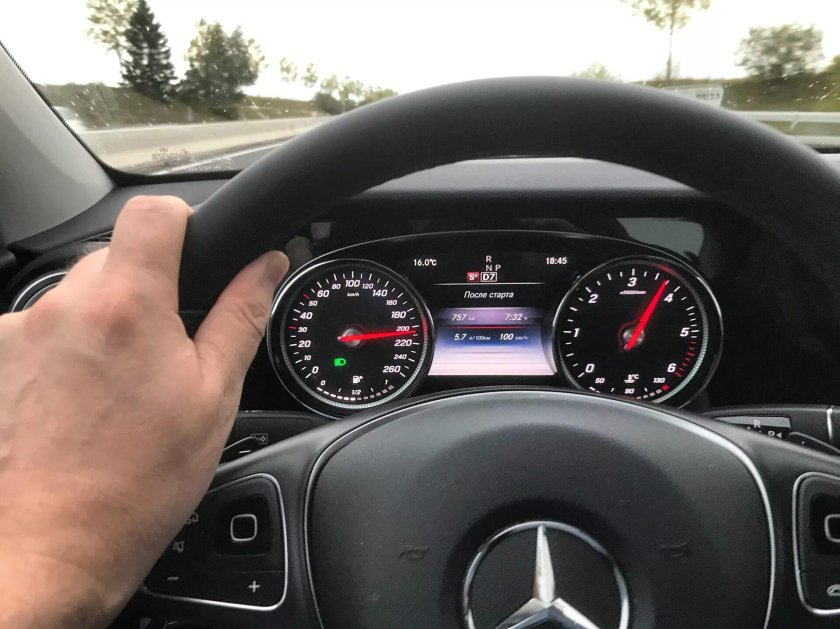200 Км спидометр Мерседес